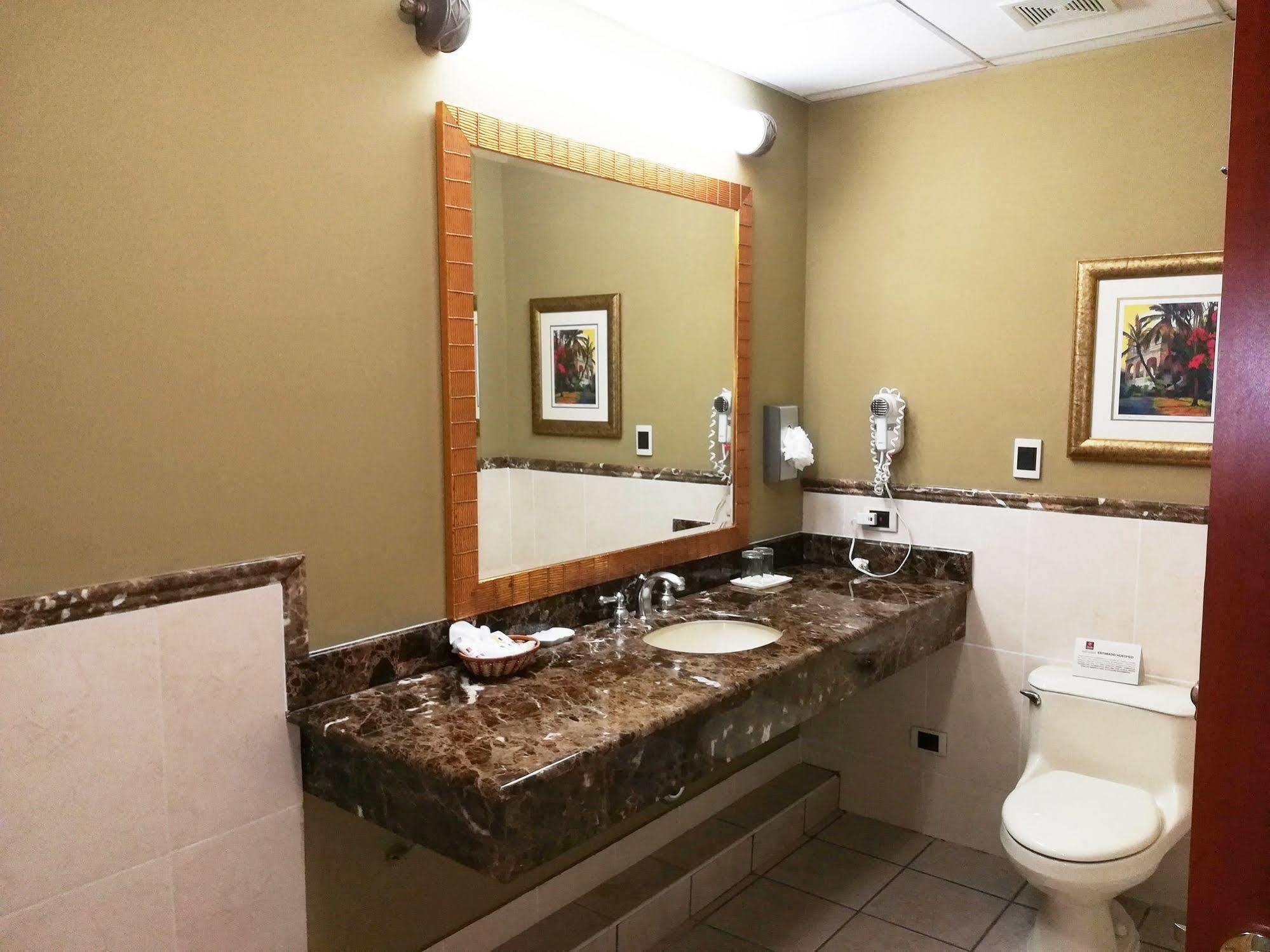 Suites Las Palmas, Hotel & Apartments. サンサルバドル エクステリア 写真