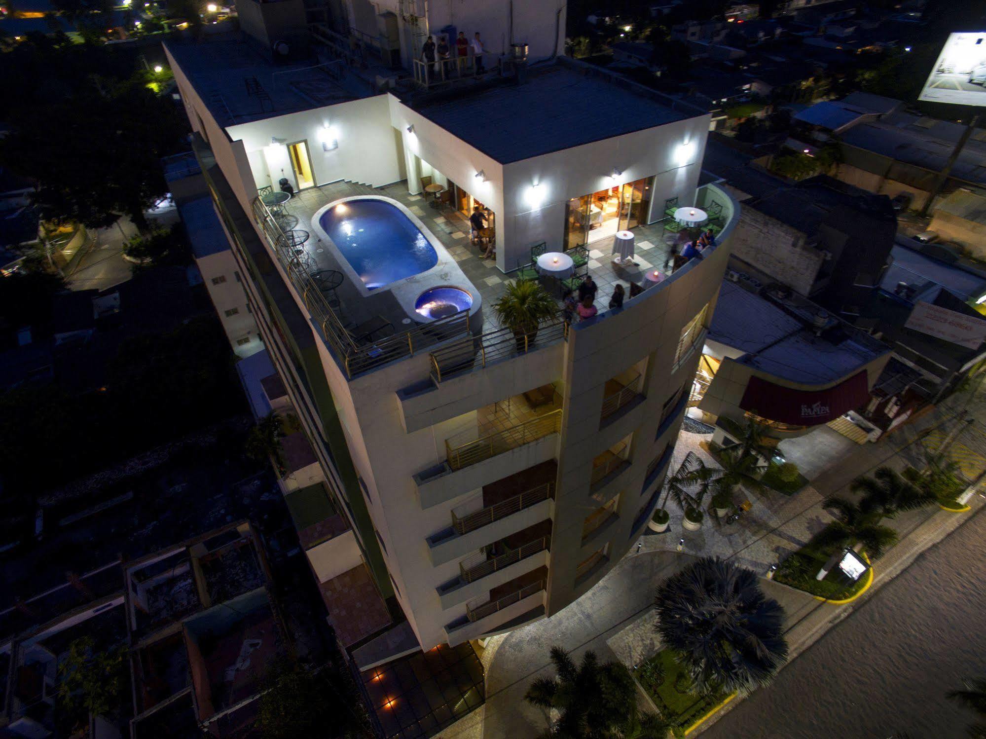 Suites Las Palmas, Hotel & Apartments. サンサルバドル エクステリア 写真