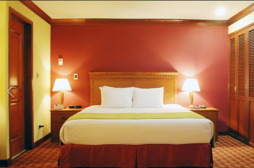 Suites Las Palmas, Hotel & Apartments. サンサルバドル エクステリア 写真