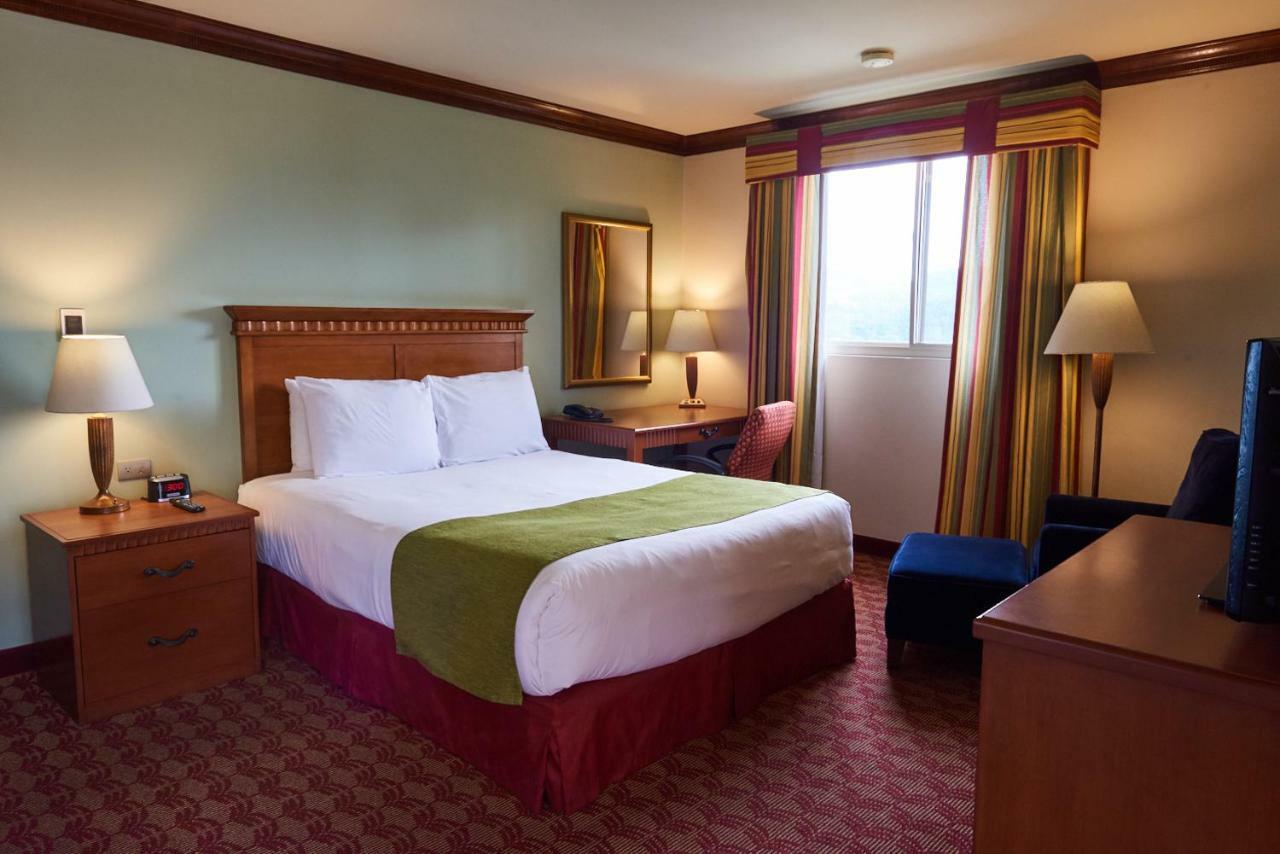 Suites Las Palmas, Hotel & Apartments. サンサルバドル エクステリア 写真