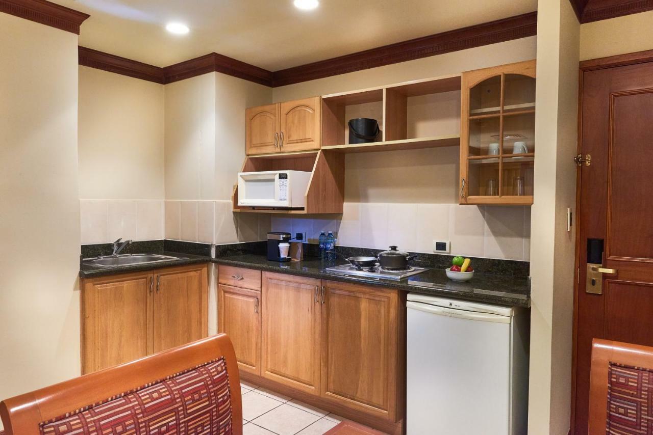 Suites Las Palmas, Hotel & Apartments. サンサルバドル エクステリア 写真