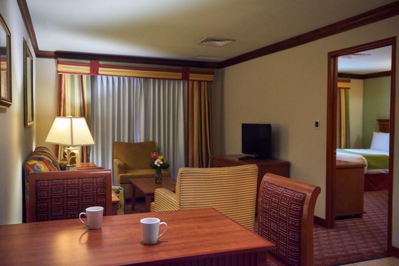 Suites Las Palmas, Hotel & Apartments. サンサルバドル エクステリア 写真