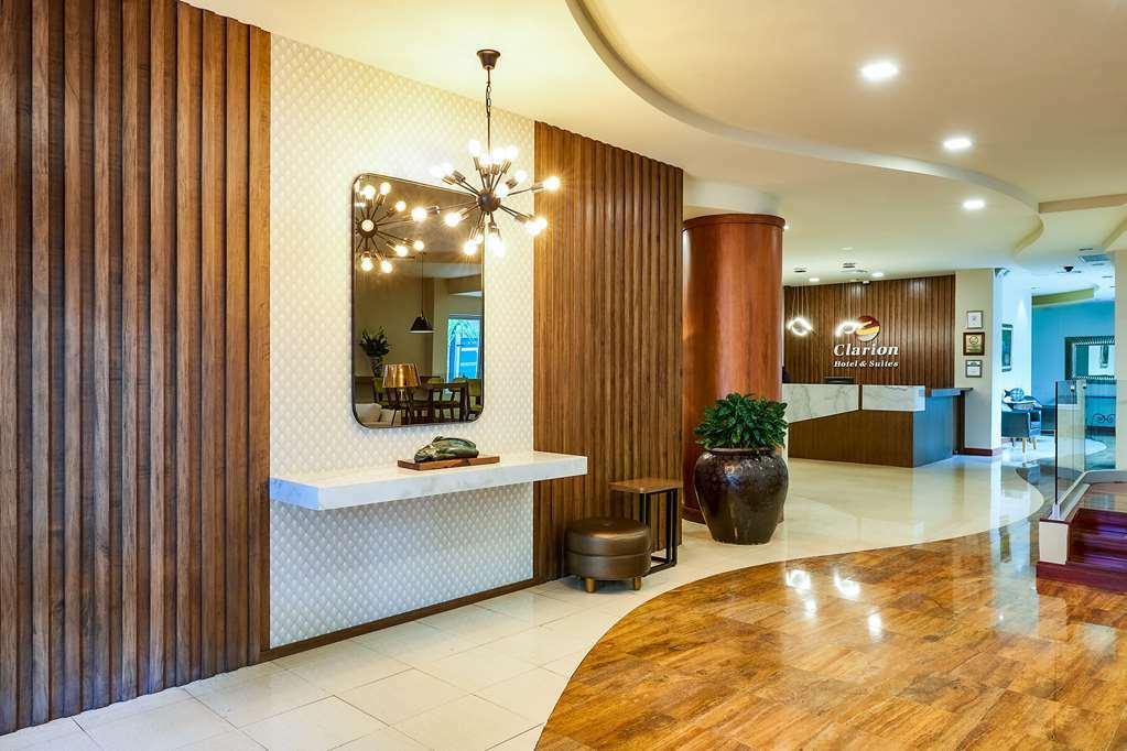 Suites Las Palmas, Hotel & Apartments. サンサルバドル インテリア 写真